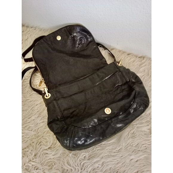 MICHAEL KORS Black Leather Messenger Bag Gold Charm Medallion Zip Fold Pockets - Picture 3 of 9